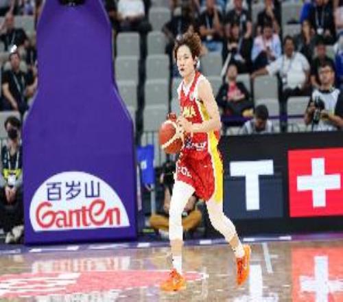 媒體人：在目前全世界這個(gè)籃球領(lǐng)域里不應(yīng)該總是出現(xiàn)長(zhǎng)期集訓(xùn)