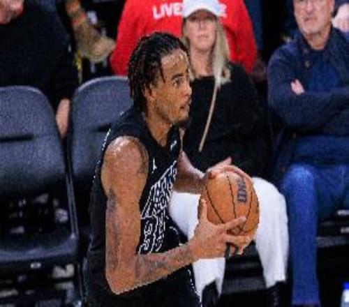 20分鐘攬下7個前場板！克拉克斯頓11中5砍12分11籃板