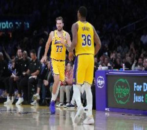 斯瑪特：東契奇狀態(tài)火熱時(shí)每個(gè)人都會冷靜我們只會跟隨他的步伐