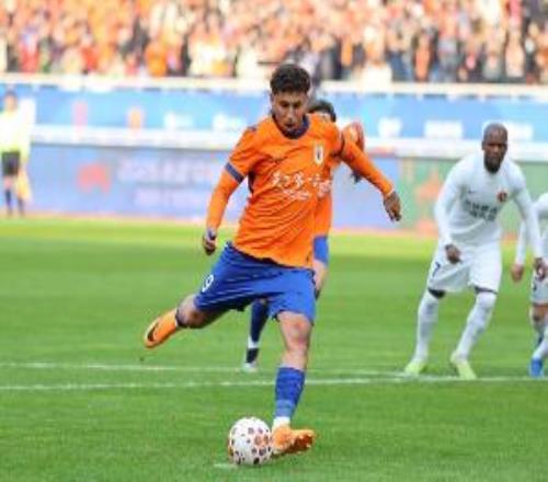 魯媒：泰山三叉戟共存問題得到有效解決，阿爾瓦羅表現(xiàn)穩(wěn)健