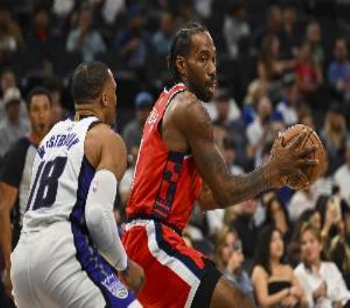 快船主场迎战马刺伦纳德因左脚踝扭伤缺席比赛