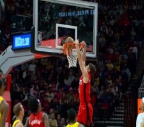 謝天謝地！謝潑德大變向把海斯過了個干凈雙手滑翔炸扣！