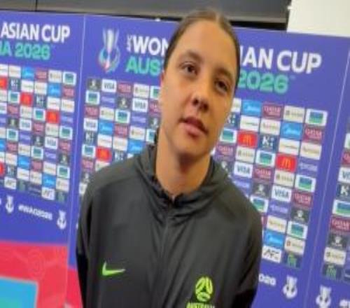 與邵子欽換球衣！科爾：確信她是未來之星，很高興她說她仰望著我