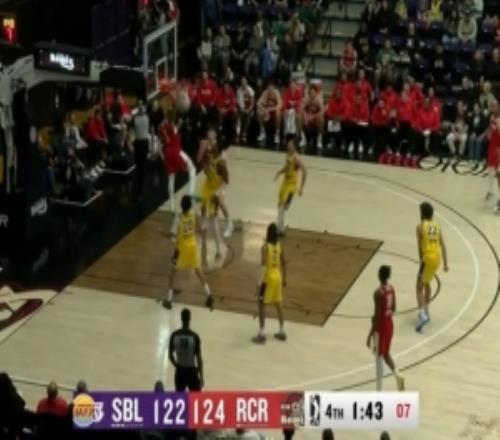 平地起驚雷！凱萊布樂福突破暴扣幫助混音領(lǐng)先到4分