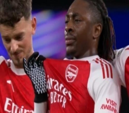 炸裂??！埃澤超級凌空斬世界波破門，薩利巴抱頭難以置信！