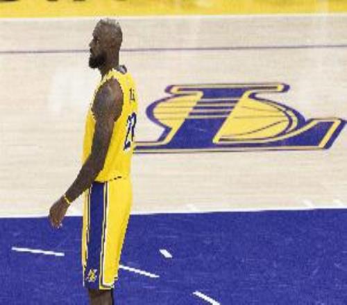 讓出球權(quán)甘當綠葉！詹姆斯連續(xù)7場出手不超15次職業(yè)生涯最長！