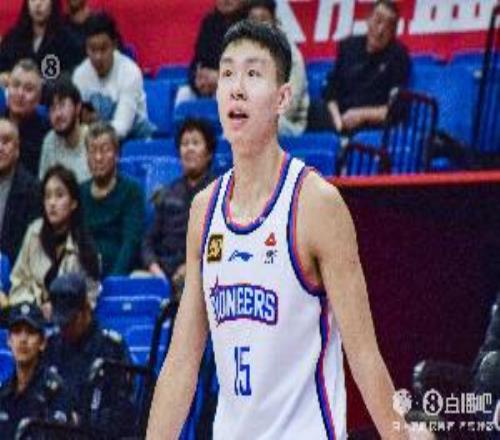 铁人啊！郑昊燃打满全场40分钟5记三分球拿下15分5板1助
