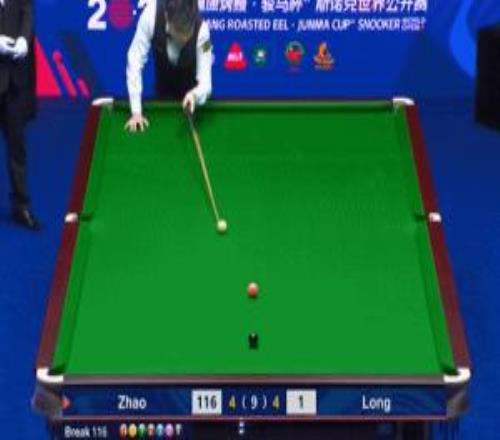 秀翻全场！赵心童决胜局单手击球将粉球打进，引现场观众一片欢呼