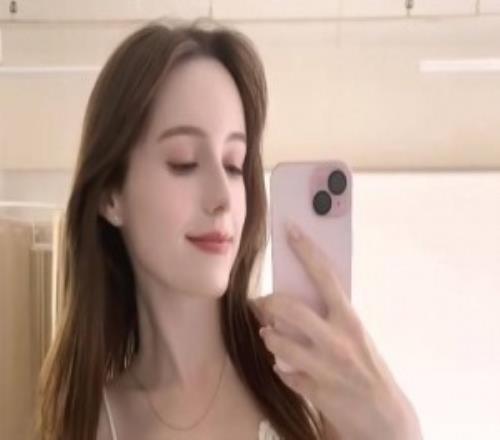 《生化危機9》雪莉臉模曬新片！蕾絲吊帶顏值無敵