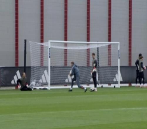 球迷號：備戰(zhàn)亞特蘭大，諾伊爾和烏爾比希均參加了拜仁今日訓(xùn)練