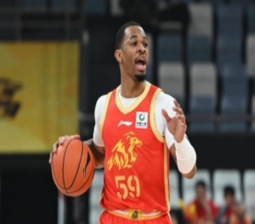 无所不能！塔克18中8砍下33分5板12助2断罚球17中14