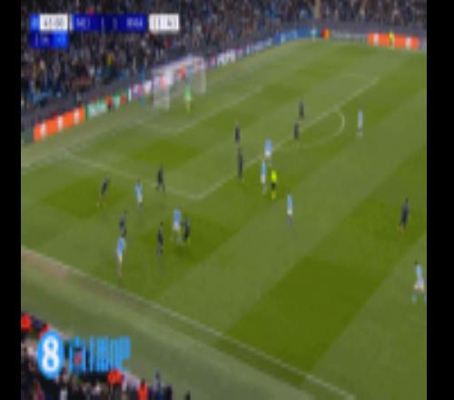 維尼修斯1v1胡桑諾夫，維尼修斯被撞倒，胡桑諾夫半場前領(lǐng)到黃牌