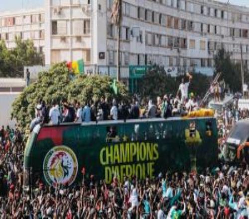 空歡喜一場！塞內(nèi)加爾此前全國休假一天，球員獲11.5萬獎金+土地