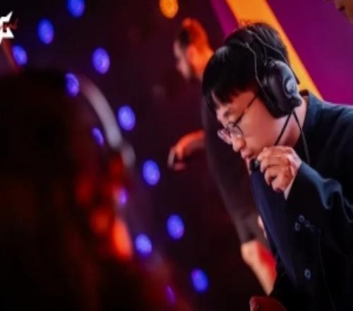 Tabe：常規(guī)賽我對(duì)隊(duì)員很嚴(yán)厲季后賽期間我改變了執(zhí)教風(fēng)格