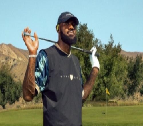 盡情揮桿！詹姆斯曬打高爾夫廣告宣傳Beats與耐克聯(lián)名耳機(jī)