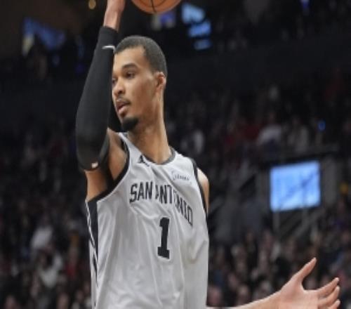 文班谈负荷管理：我信任医疗团队但只要我上场就会全力以赴