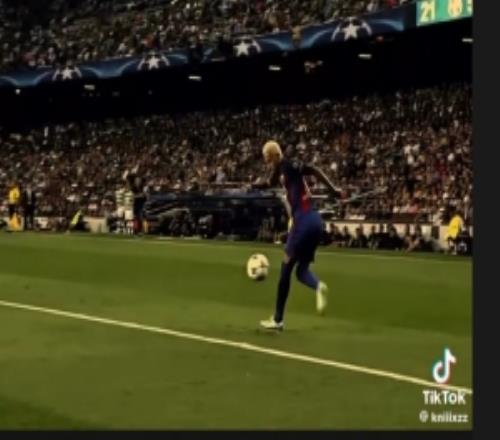 亚马尔社媒晒内马尔效力巴萨时期集锦：明天见！