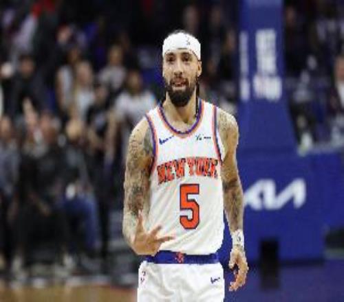 老六很穩(wěn)！阿爾瓦拉多三分7中4砍下16分10助2斷僅有1失誤