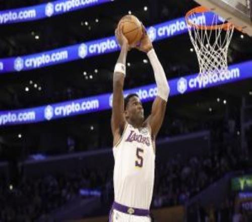 不如成為超越卡佩拉！醒悟版艾頓半場8中6貢獻(xiàn)12分+1帽