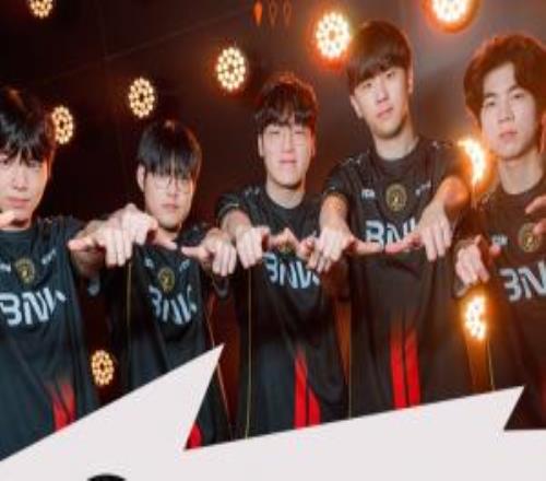 輕松碾過！BFX擊敗TSW晉級下一輪生死戰(zhàn)將戰(zhàn)G2勝者晉級四強(qiáng)