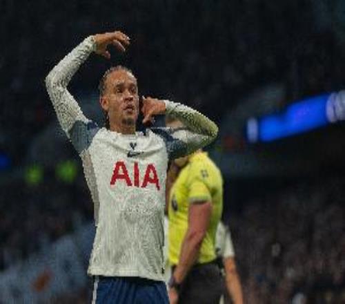 西蒙斯：我們一直堅(jiān)持到最后，雖然這還不夠但我們必須繼續(xù)前進(jìn)