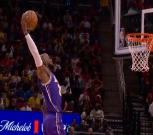 一個(gè)比一個(gè)炸裂！美記：老詹在休斯敦舉辦個(gè)人扣籃大賽