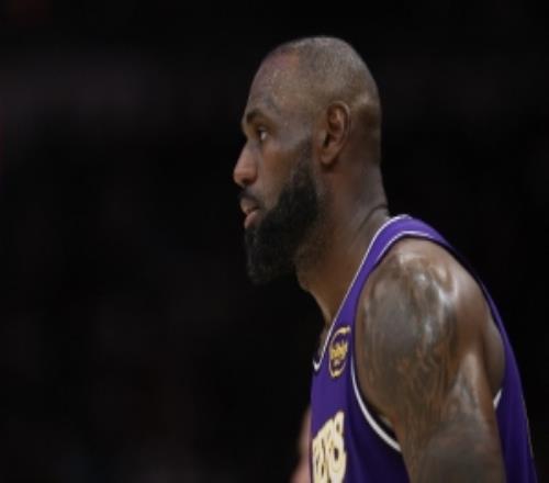 詹姆斯：我能上场帮助球队赢下一场比分焦灼的比赛这种感觉很酷