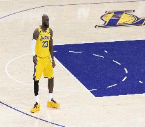 彻底放权！詹姆斯已经连续8场出手15次或以下生涯前22年最多4场