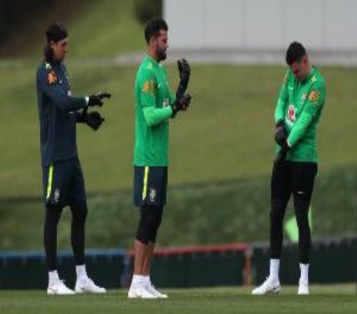 官方：門將雨果索薩入選巴西國家隊，替代受傷的阿利松