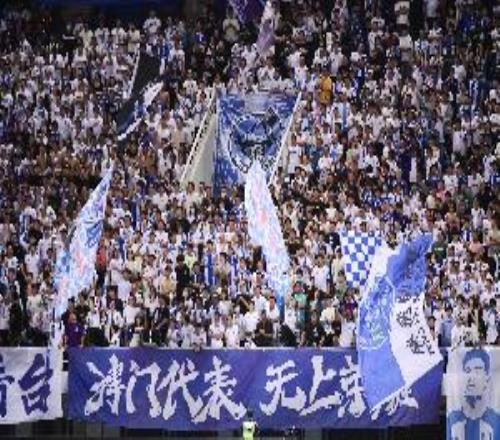 博主：一名津門虎遠(yuǎn)征球迷突然暈倒，救護(hù)車送往醫(yī)院目前人已沒事