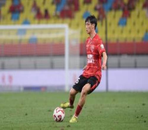 楊明洋：我與茹薩溝通順暢配合默契，期待未來我們實(shí)現(xiàn)更好的聯(lián)動(dòng)