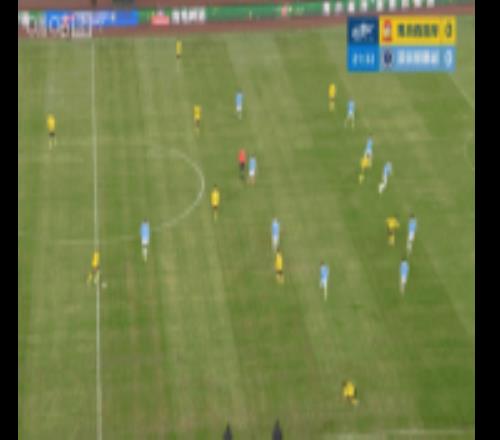 差一點(diǎn)！戴維森胸部停球，凌空抽射擊中橫梁！