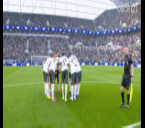 已成經(jīng)典老番！切爾西賽前儀式依舊在球場中圈里進(jìn)行