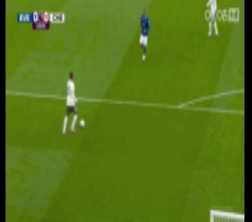 險(xiǎn)些送禮！桑切斯門前出球稍顯拖沓差點(diǎn)被斷，凱塞多關(guān)鍵補(bǔ)防