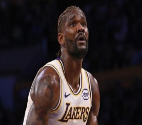 湖記：艾頓不應(yīng)該故意罰丟湖人還有兩個(gè)暫停&其他人也都很困惑