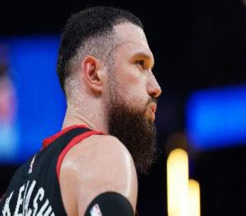 8中2得5分！猛龙主帅：马穆给球队带来巨大价值相信他会找回手感