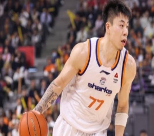 备战今晚沪粤大战！上海4外援+张镇麟+偰李永炜进行了加练