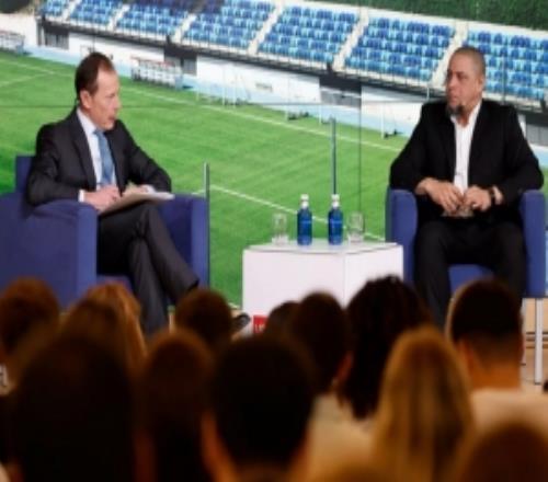 卡洛斯：成為皇馬大使是一種榮譽，你能看到這個隊徽代表的偉大