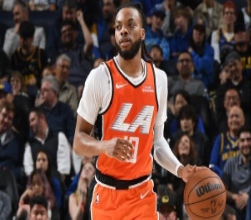 加兰：82场比赛是一个漫长的赛季我们必须从中找到乐趣