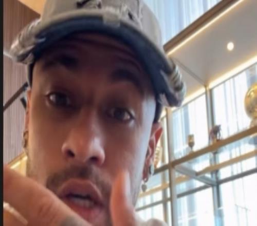 內(nèi)馬爾澄清：我只是在線上參加撲克比賽，待在家里沒(méi)去別的地方