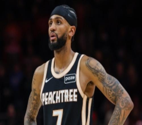 亞歷山大沃克：我的職業(yè)態(tài)度源于家人影響她們每天都在堅(jiān)持工作