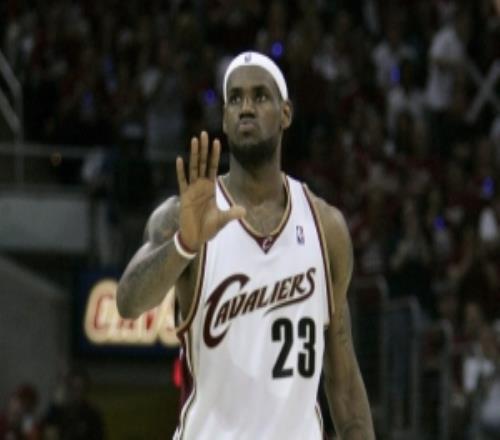 阿里纳斯：我能看出来詹姆斯真老了幼詹的起跳高度就像坐着扣篮