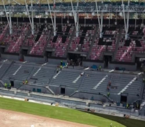 记者晒迈阿密国际新球场建设图片：已经可以看到球场一抹绿色