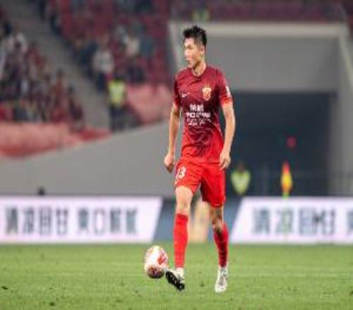 記者談魏震傷情：眼部受傷有點(diǎn)影響視線，回到上海后得繼續(xù)治療