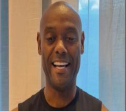 還認(rèn)得出嗎！41歲前魯能外援洛維宣布將退役，昔日臟辮如今成光頭