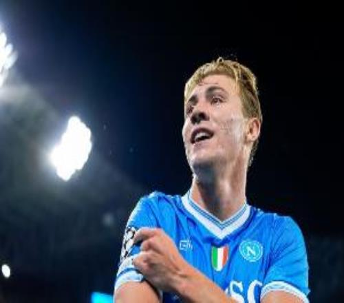 打出身價！23歲霍伊倫一年身價漲1500萬，那不勒斯買斷總價5000萬