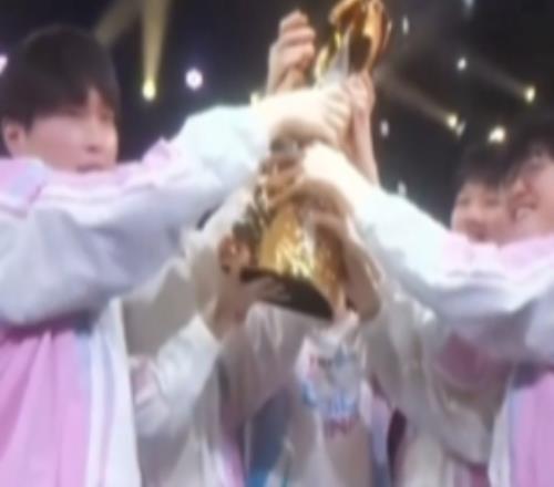 先鋒賽賽事現(xiàn)場：過去無法挽回，未來可以改變