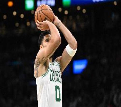 怀特：塔图姆已做得很好了这是循序渐进的过程继续信任他