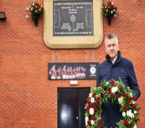 海納悼念慕尼黑空難遇難者：拜仁與曼聯(lián)的情誼應(yīng)該代代相傳