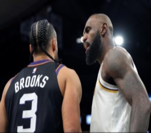 狄龍銳評排在自己前面的球星：里夫斯只會造犯規(guī)老詹今年不如我